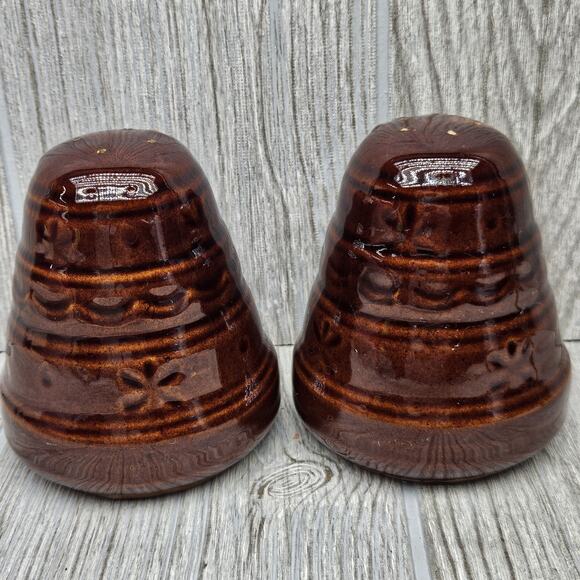 Vintage Marcrest Daisy Dot Brown Stoneware Salt and Pepper Shakers 4" Pottery - Picture 3 of 5